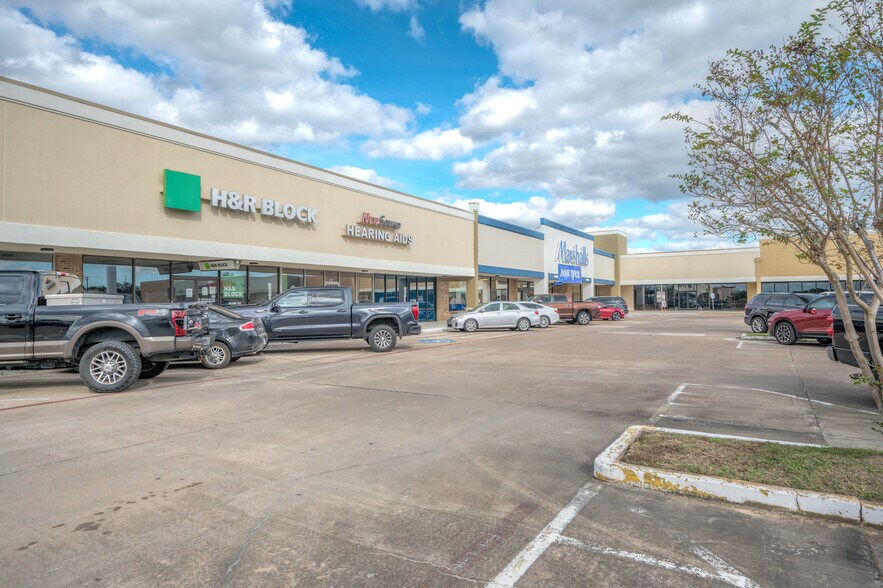 More Photos Of 4000 7th St, Bay City Unknown For Lease