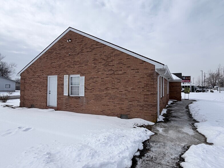 More Photos Of 4803 W 71st St, Indianapolis Medical For Sale