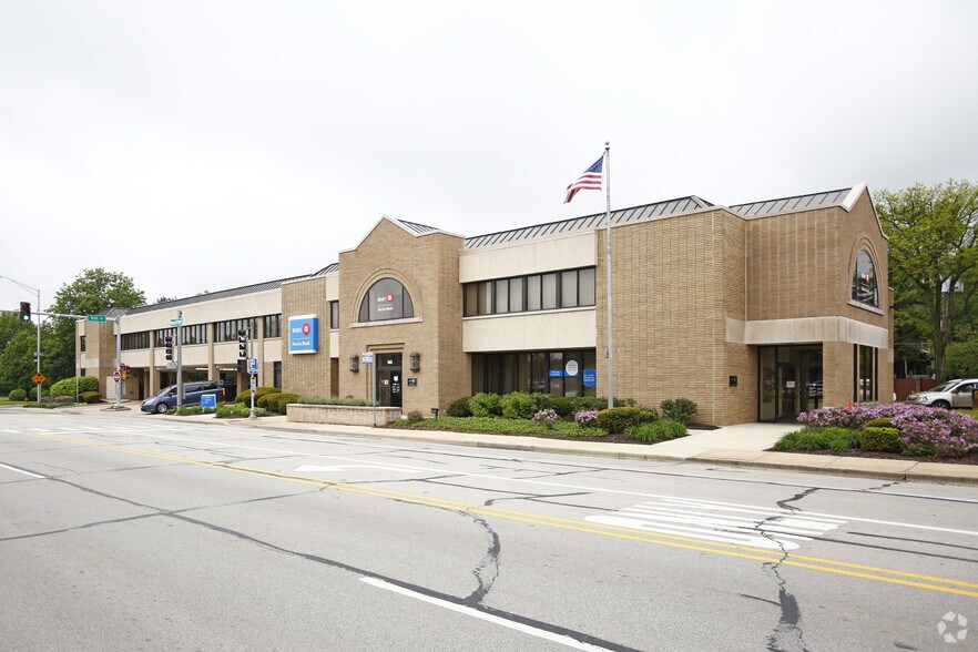 More Photos Of 503 N Washington St, Naperville Bank For Lease