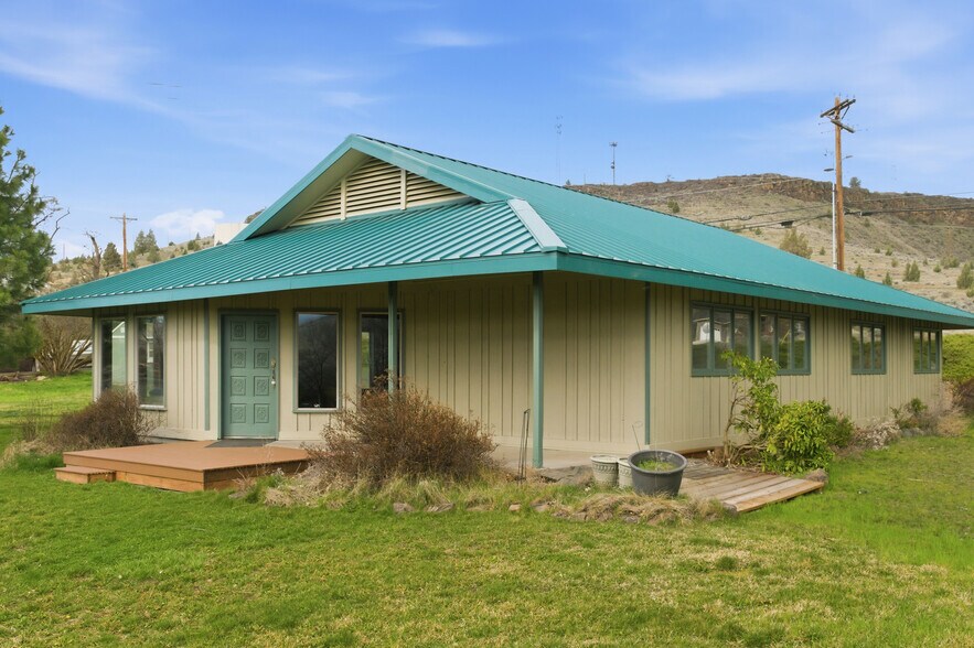 More Photos Of 615 Timber Ln, Maupin Office For Sale