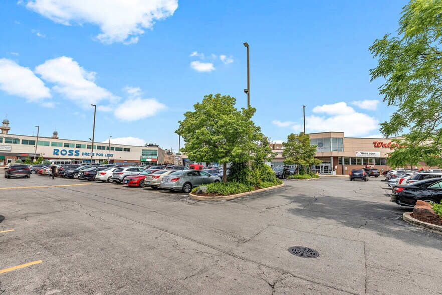 More Photos Of Cottage Grove, Chicago Land For Sale