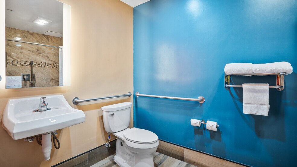 More Photos Of 178 Dry Creek Rd, Healdsburg Hotel For Sale