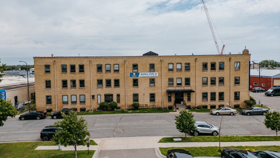 More Photos Of 2303 Wycliff St, Saint Paul Loft Creative Space For Lease
