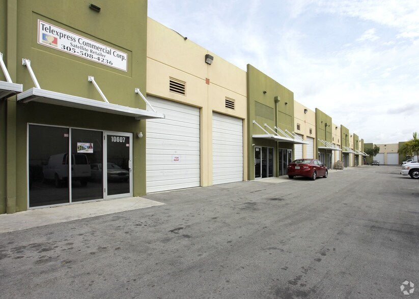 More Photos Of 10601-10677 NW 122nd St, Medley Warehouse For Lease