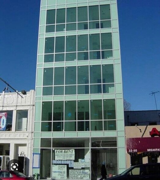 More Photos Of 32-56 Steinway St, Astoria Medical For Lease