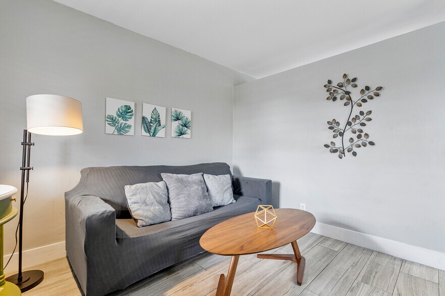 More Photos Of 50 SE 12th St, Fort Lauderdale Apartments For Sale