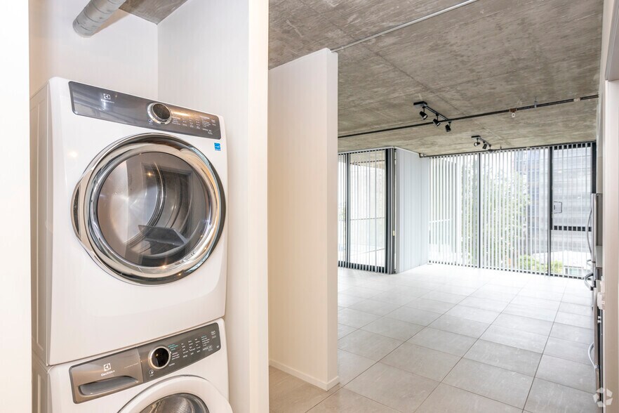 More Photos Of 4075 Park Blvd, San Diego Apartments For Lease