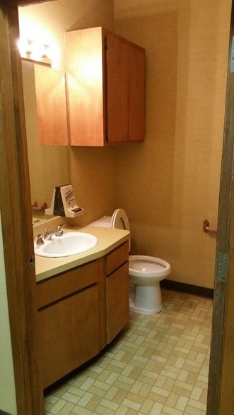 More Photos Of 284 Interstate 45 N, Huntsville Medical For Lease