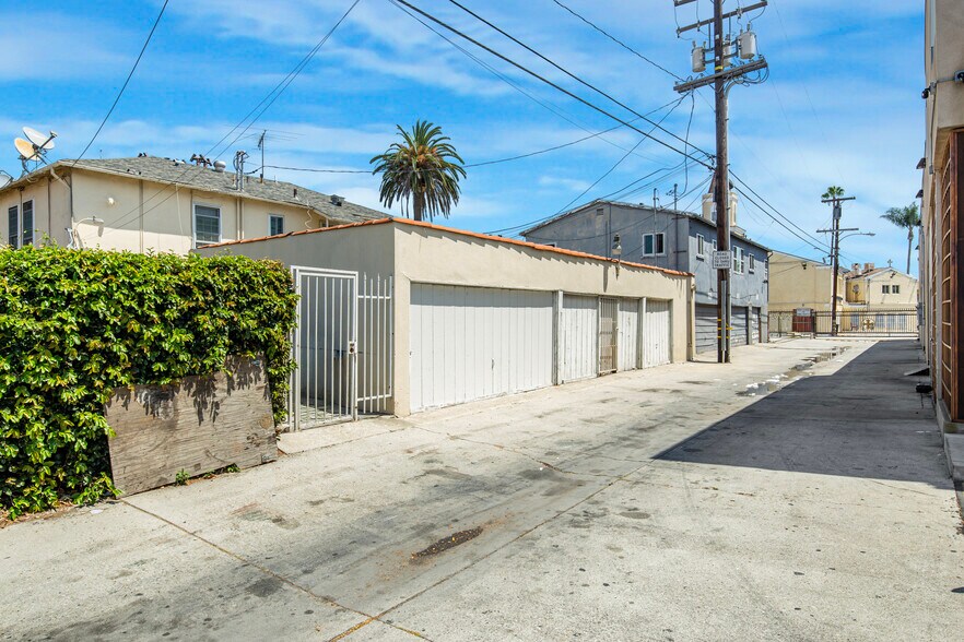 More Photos Of 2414 W 85th St, Inglewood Apartments For Sale