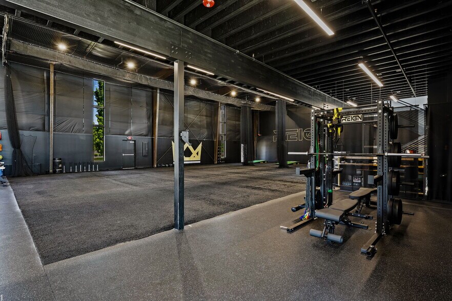 More Photos Of 6902 Rodeo Dr, Pasco Flex For Lease