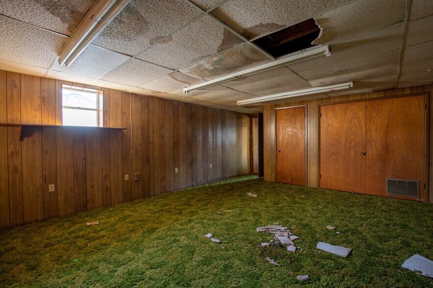 More Photos Of 400 Highway 22, Clifton Storefront Retail Office For Lease