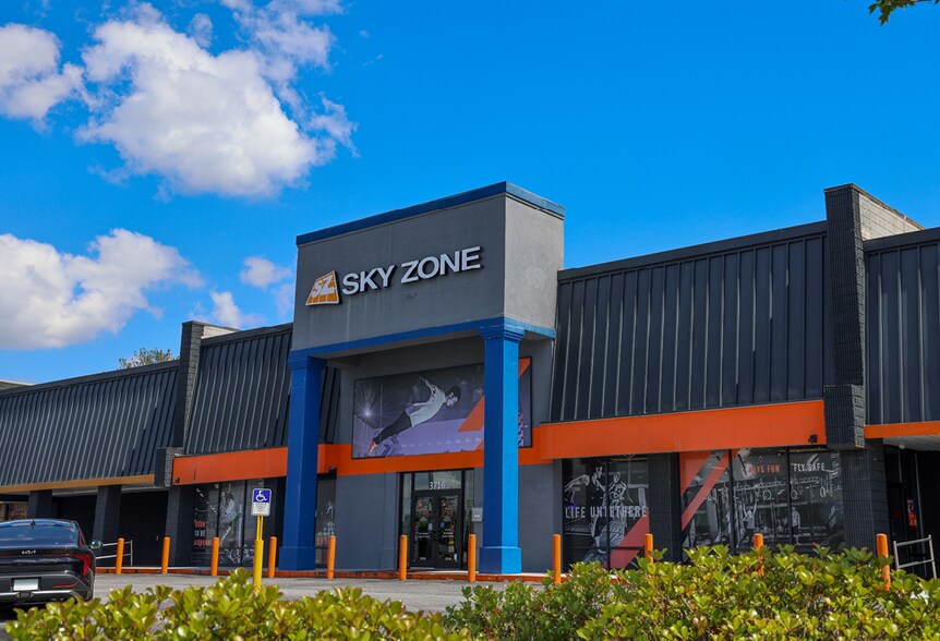 More Photos Of 3716 Gentian Blvd, Columbus Storefront For Sale