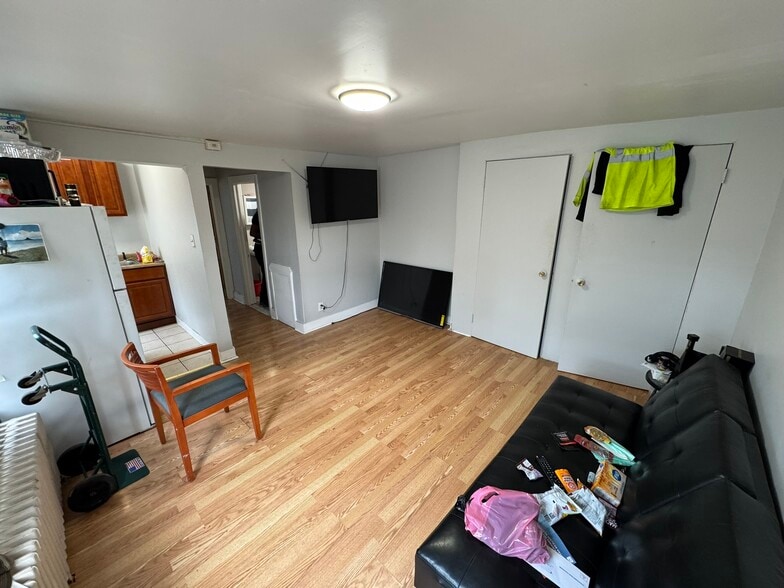 More Photos Of 1641 W Girard Ave, Philadelphia Office Residential For Sale