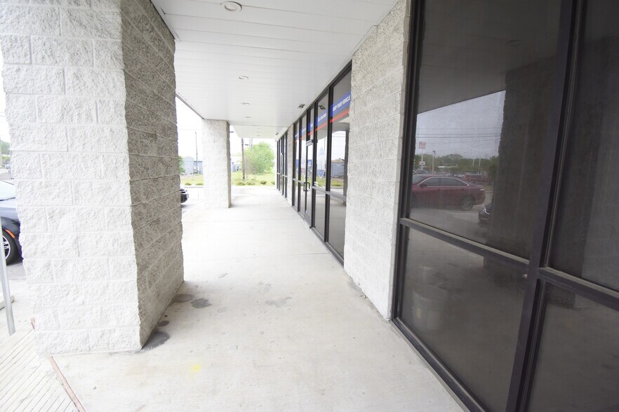 More Photos Of 1112 W Spencer Hwy, La Porte Storefront Retail Office For Lease