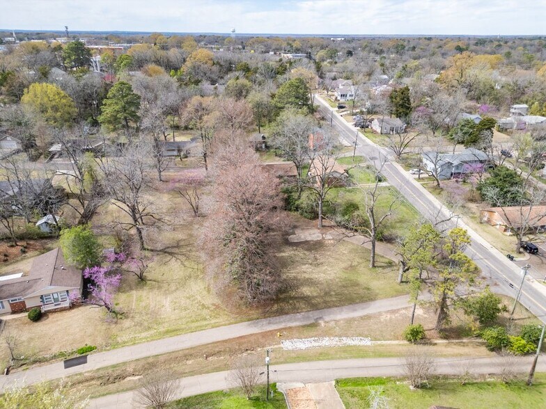 More Photos Of 202 College View St, Starkville Land For Sale