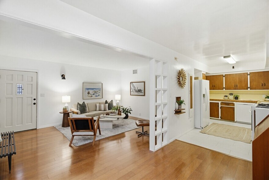 More Photos Of 829 Avalon Ct, San Diego Apartments For Sale