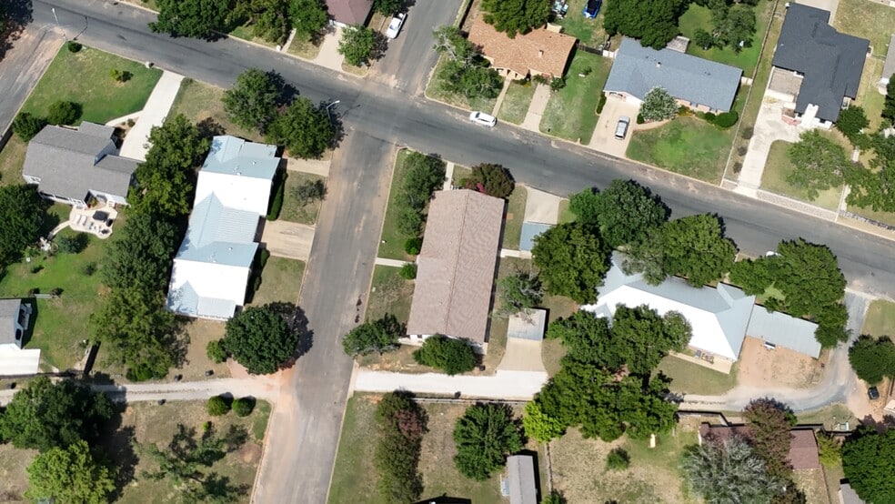 More Photos Of 1405 N Crockett St, Fredericksburg Apartments For Sale