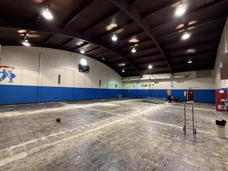 More Photos Of 2701 Main st, Little Rock Sports And Entertainment For Sale