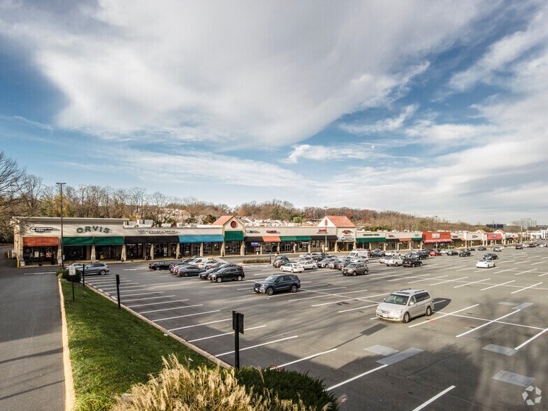 More Photos Of 8365-8397 Leesburg Pike, Vienna Unknown For Lease