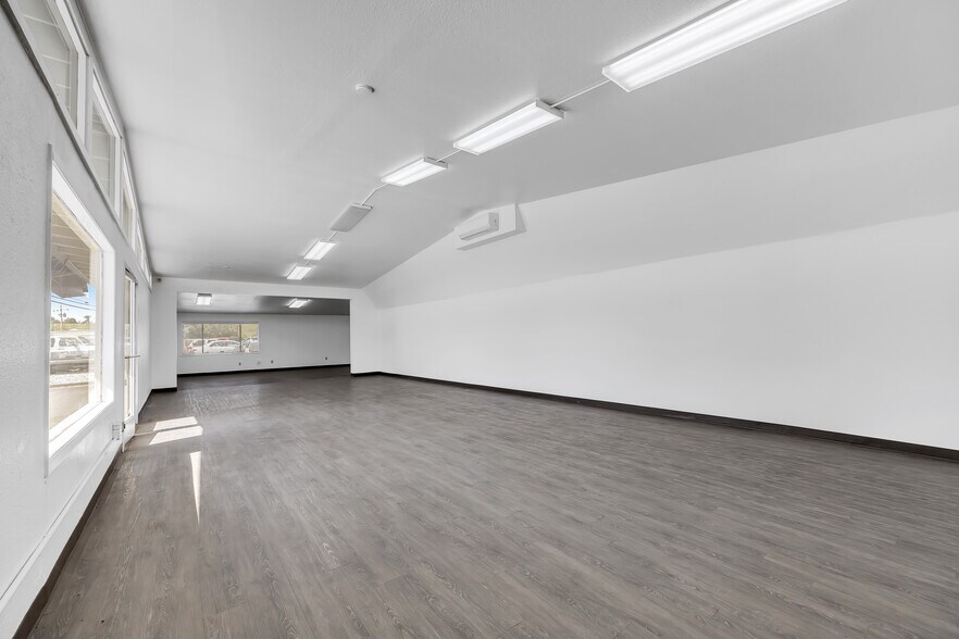 More Photos Of 20736 Longeway Rd, Sonora General Retail For Lease