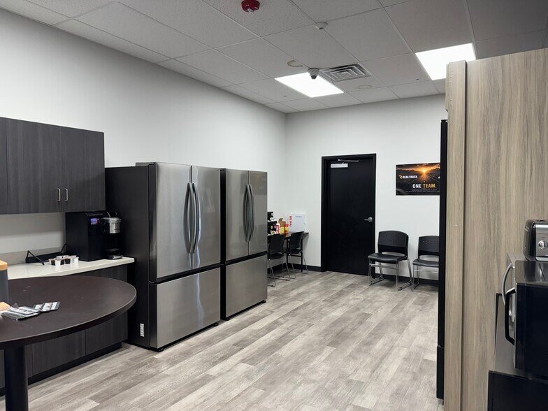 More Photos Of 3701 Main St, Elkhart Industrial For Lease