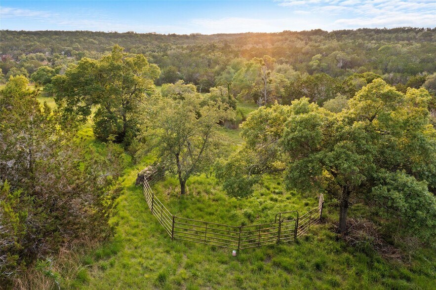 More Photos Of 900 Lost Valley Rd, Dripping Springs Land For Sale