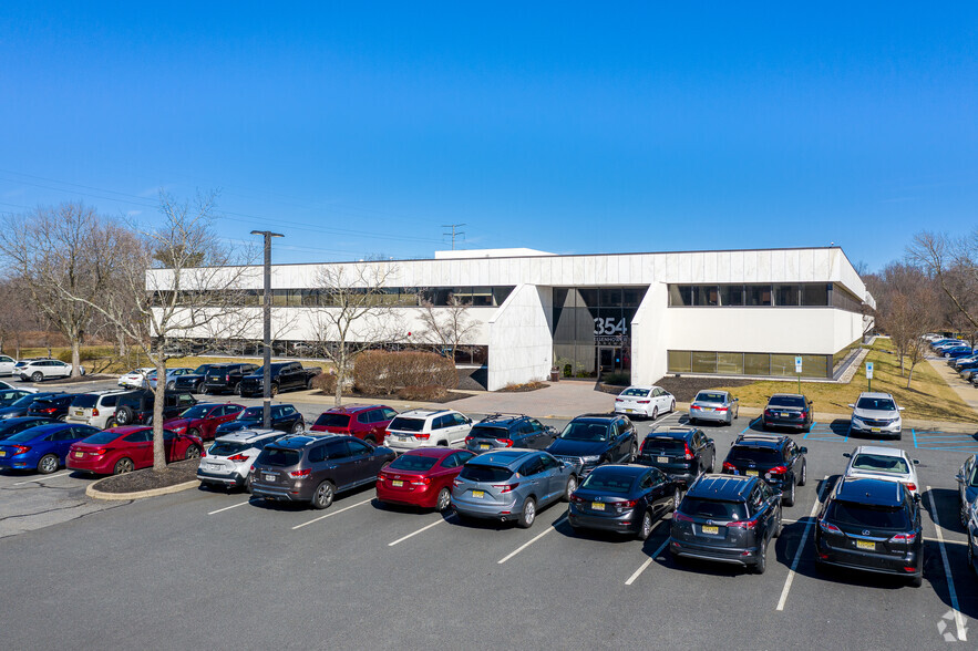 Primary Photo Of 354 Eisenhower Pky, Livingston Office For Lease