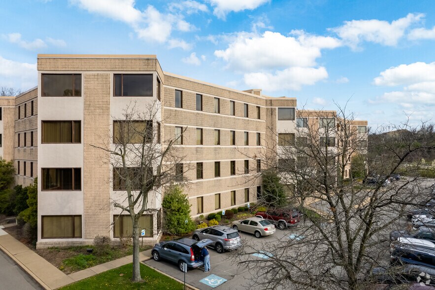 More Photos Of 4955 Steubenville Pike, Pittsburgh Office For Sale