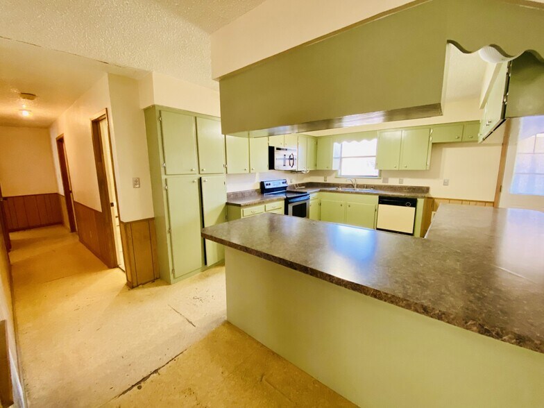 More Photos Of 1014 W County Line Rd, New Braunfels Office Residential For Sale