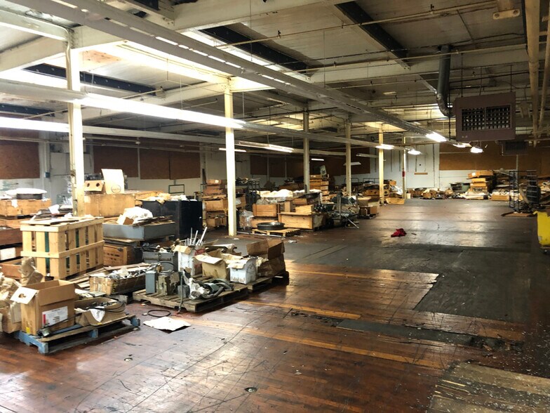 More Photos Of 409 Morgan St, Valdese Distribution For Sale