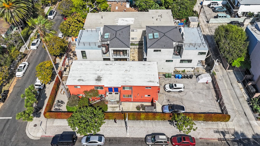 More Photos Of 502 Westminster ave, Venice Apartments For Sale