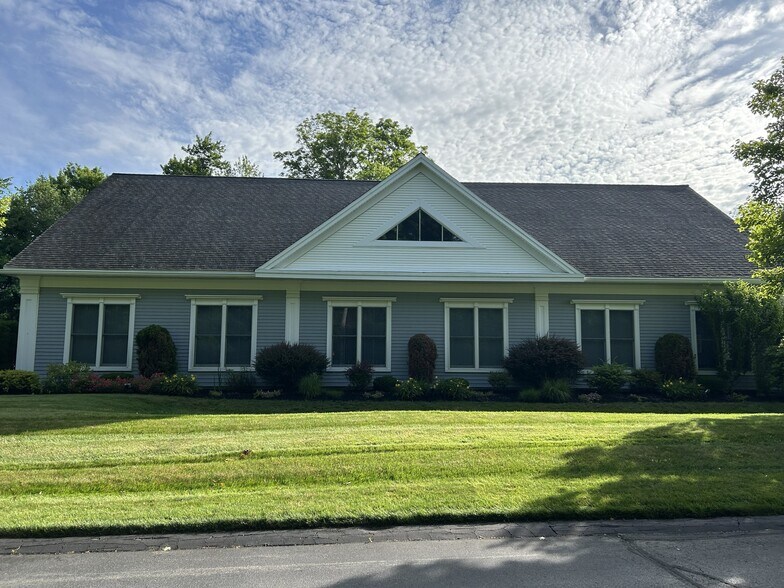 More Photos Of 3 Oak St, Westborough Office For Sale