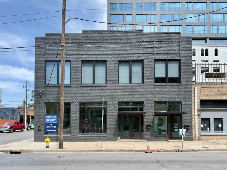 More Photos Of 2701-2703 Canton St, Dallas Office For Lease