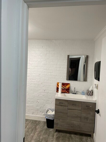 More Photos Of 2112 Morris Ave, Birmingham Office For Lease