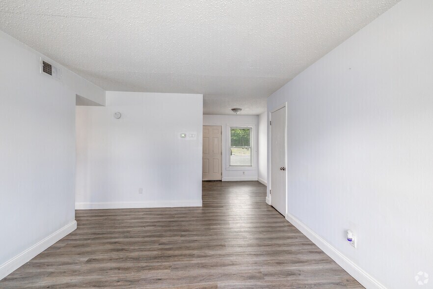 More Photos Of 2607 Cedarhurst Dr, Charlotte Apartments For Sale