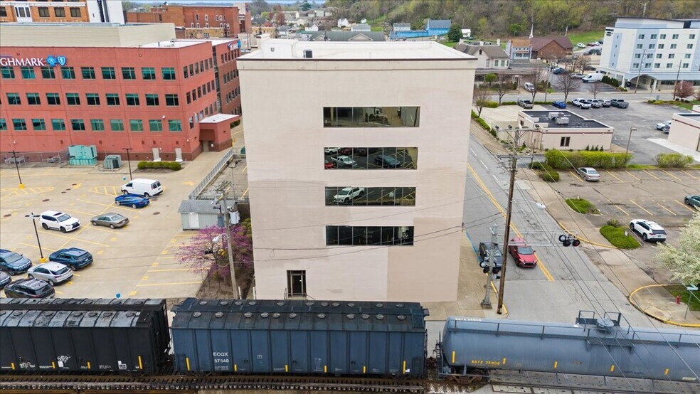 More Photos Of 601 Avery St, Parkersburg Office For Sale