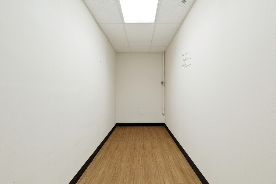 More Photos Of 26243 State Highway 51, Wagoner Medical For Sale