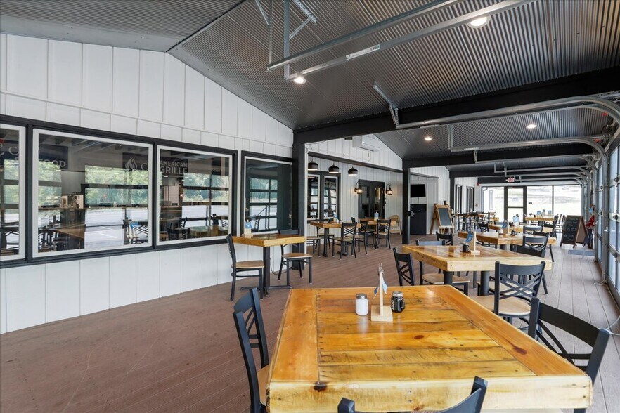 More Photos Of 985 Baltimore Pike, Gettysburg Storefront For Sale