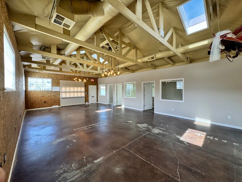 More Photos Of 447 Figueroa St, Monterey Storefront For Sale