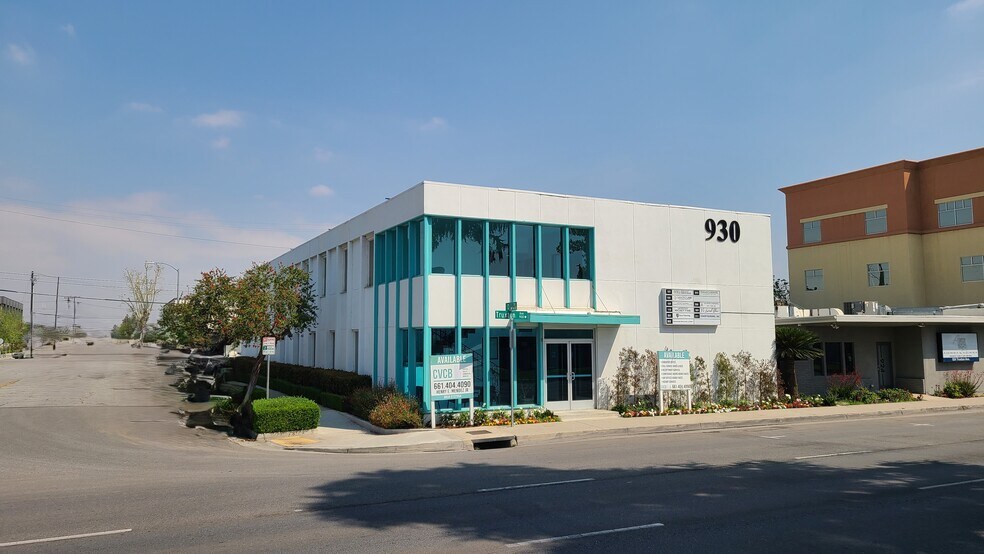 More Photos Of 930 Truxtun Ave, Bakersfield Office For Lease