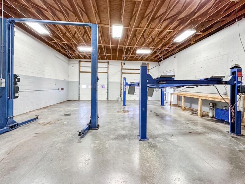 More Photos Of 811 W Constance Rd, Suffolk Flex For Sale