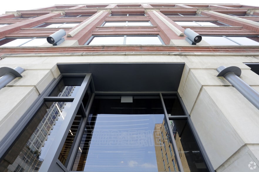 More Photos Of 303 W Erie St, Chicago Office For Lease