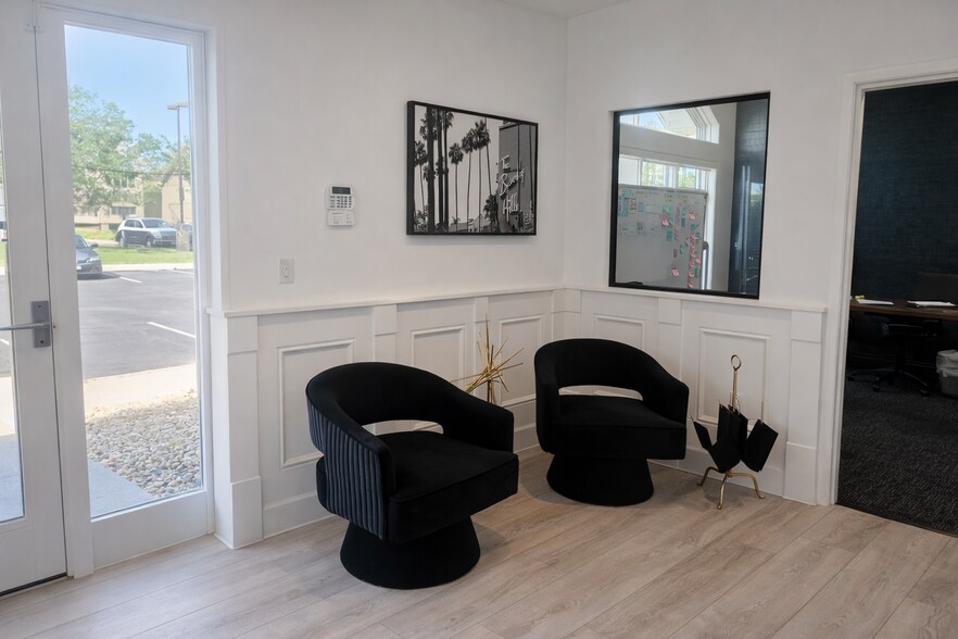 More Photos Of 18045-18049 Oak St, Omaha Coworking Space