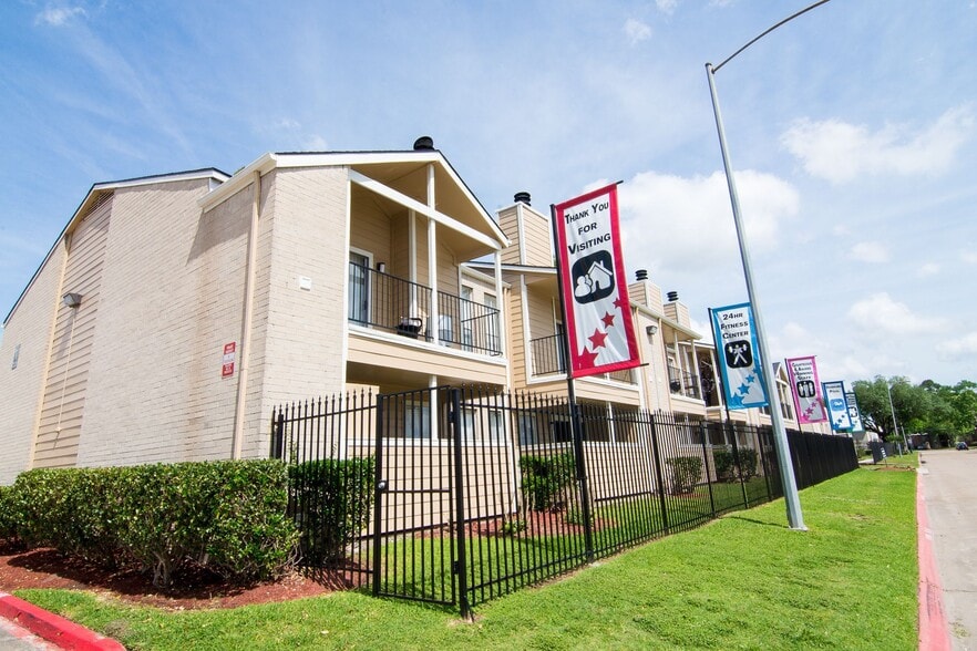 More Photos Of 424 S Bender Hollow, Humble Apartments For Sale