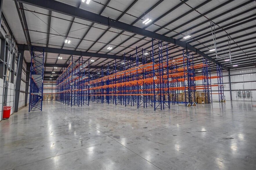 More Photos Of 252 Commerce Dr, Tompkinsville Warehouse For Sale