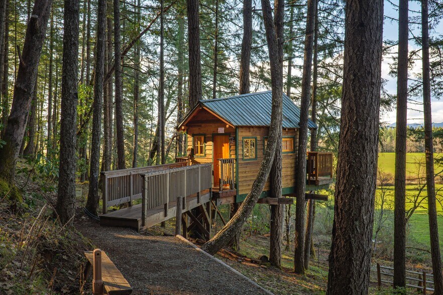 More Photos Of 3305 Dick George Rd, Cave Junction Hospitality For Sale