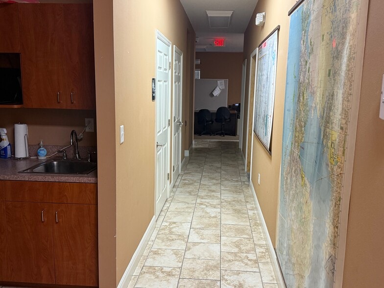 More Photos Of 565 S Hercules Ave, Clearwater Office For Sale