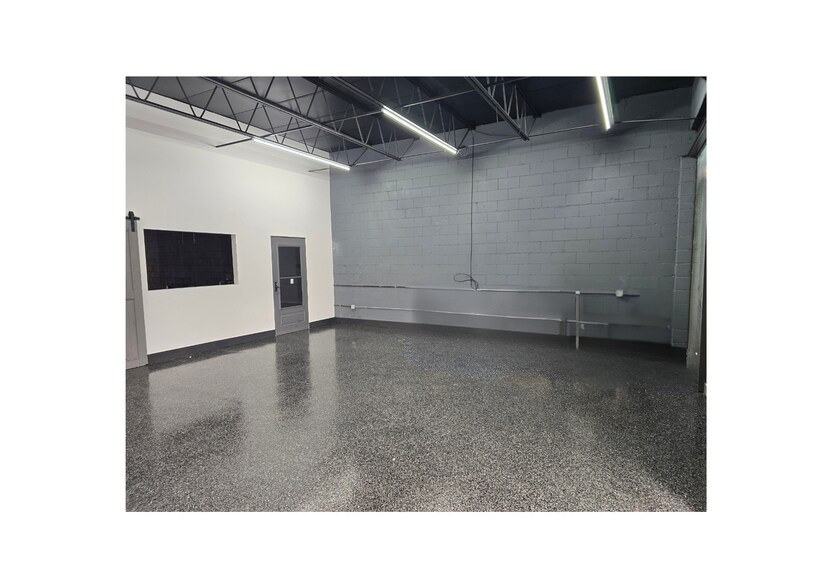 More Photos Of 5413 Normandy Blvd, Jacksonville Freestanding For Sale