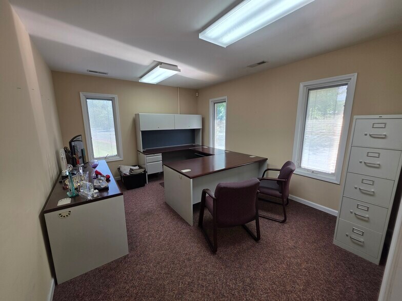 More Photos Of 5502 Reidville Rd, Moore General Retail For Sale