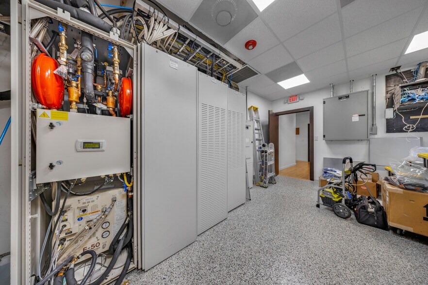 More Photos Of 99 W 49th St, Hialeah Medical For Lease